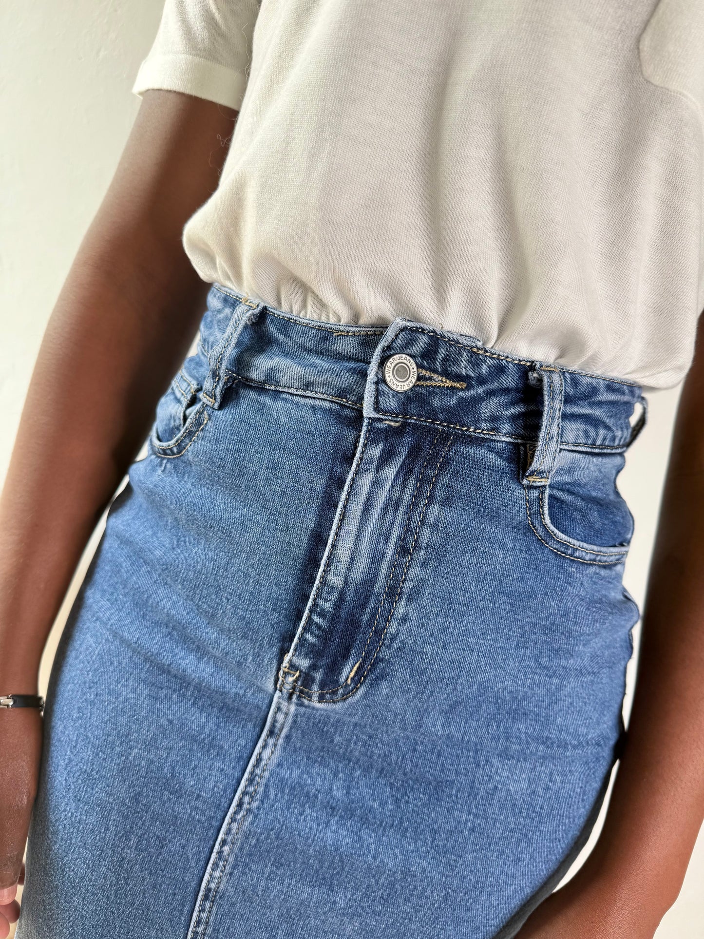 Jupe longue fendue en denim – Casual et tendance