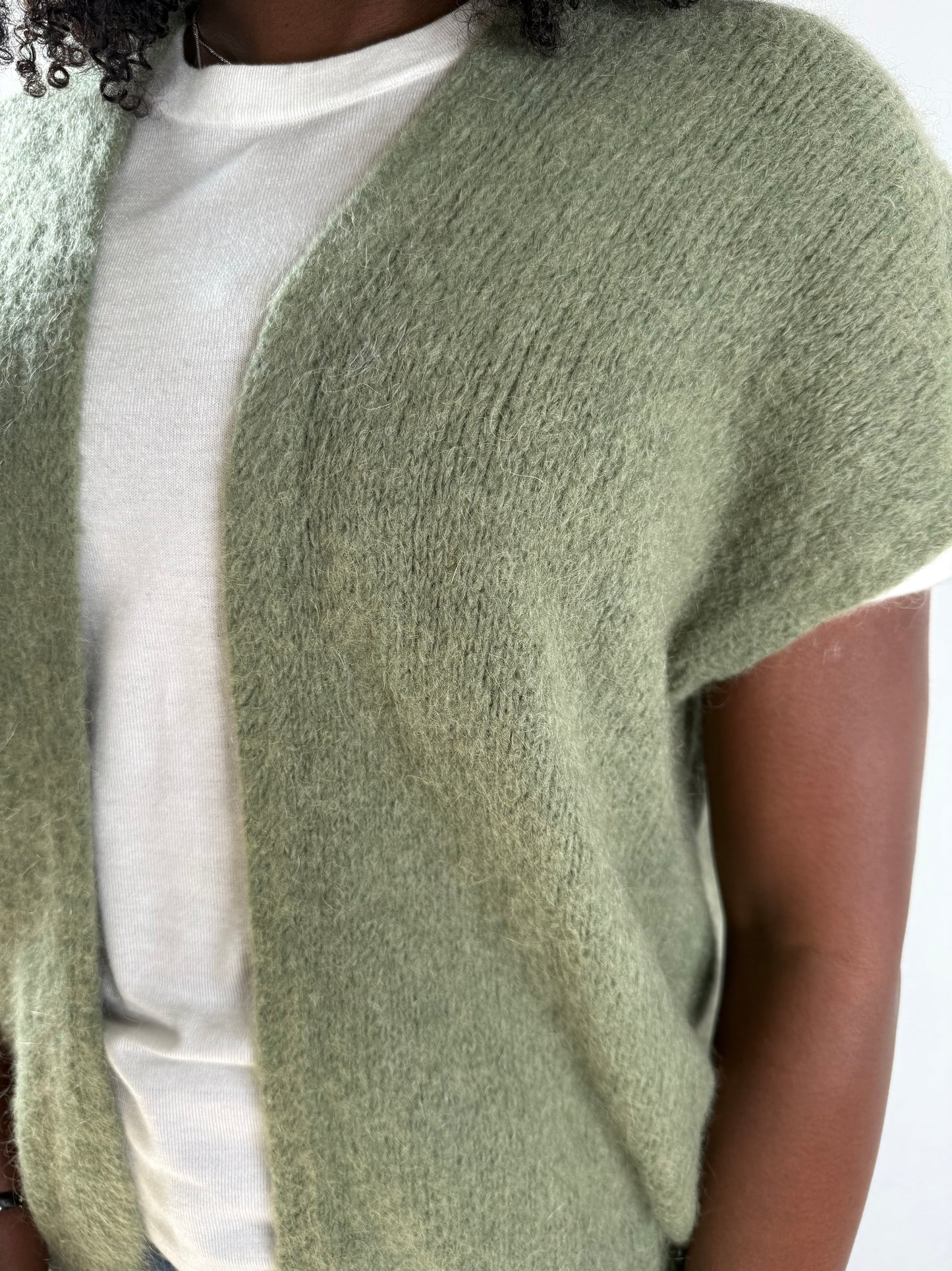 Gilet léger sans manches kaki – Douceur & style tout en légèreté