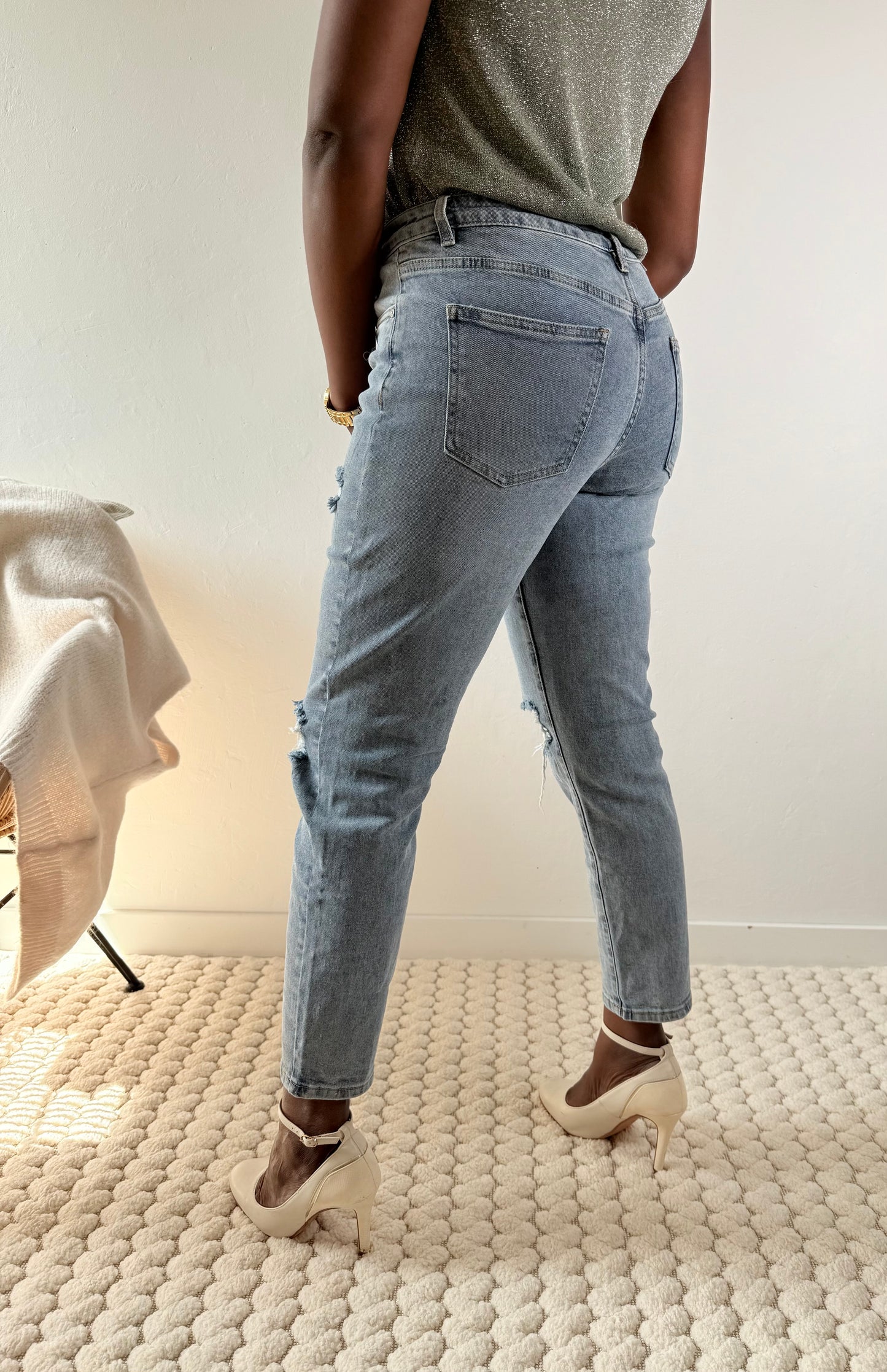 Jean destroy femme – coupe mom fit taille haute