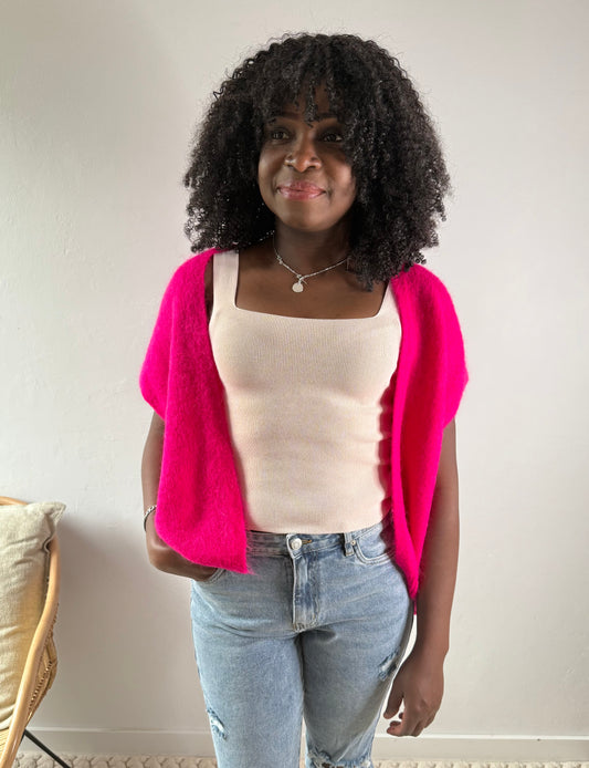 Top léger col carré rose – L’essentiel chic de la saison