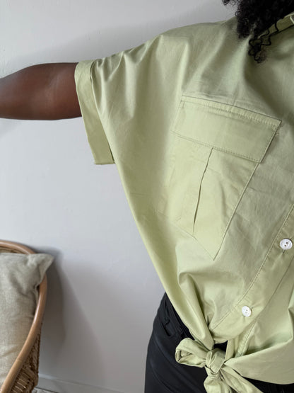 Chemise en coton à nouer verte – Fraîcheur et féminité assurées