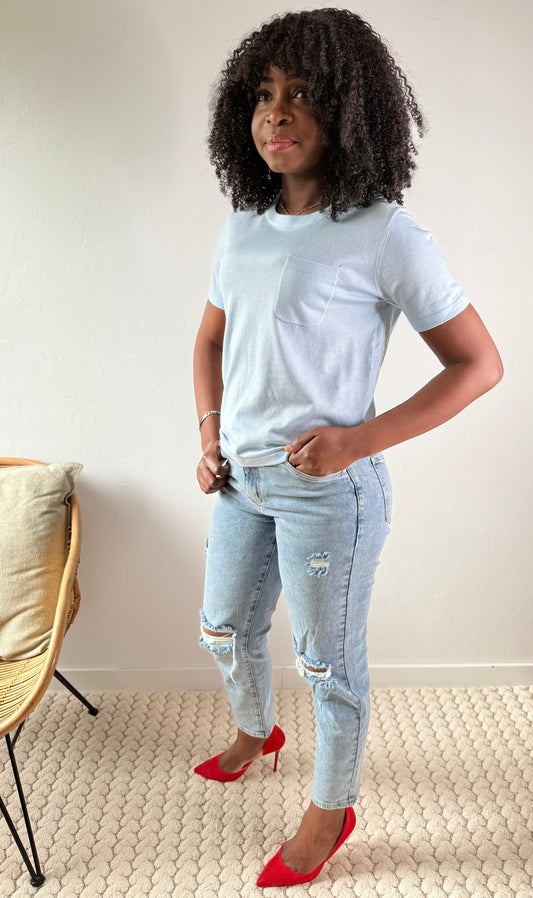 T-shirt douceur bleu ciel – Simplicité raffinée au quotidien