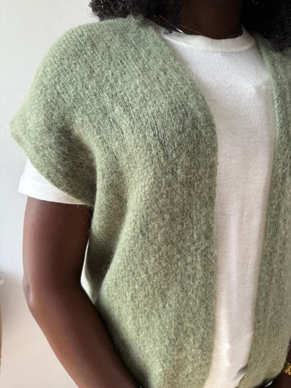Gilet léger sans manches kaki – Douceur & style tout en légèreté