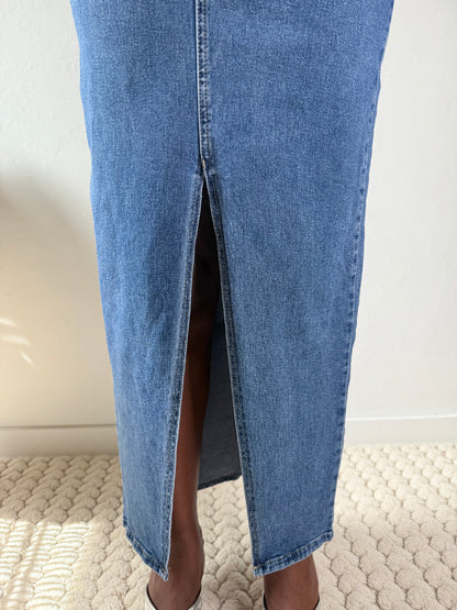 Jupe longue fendue en denim – Casual et tendance