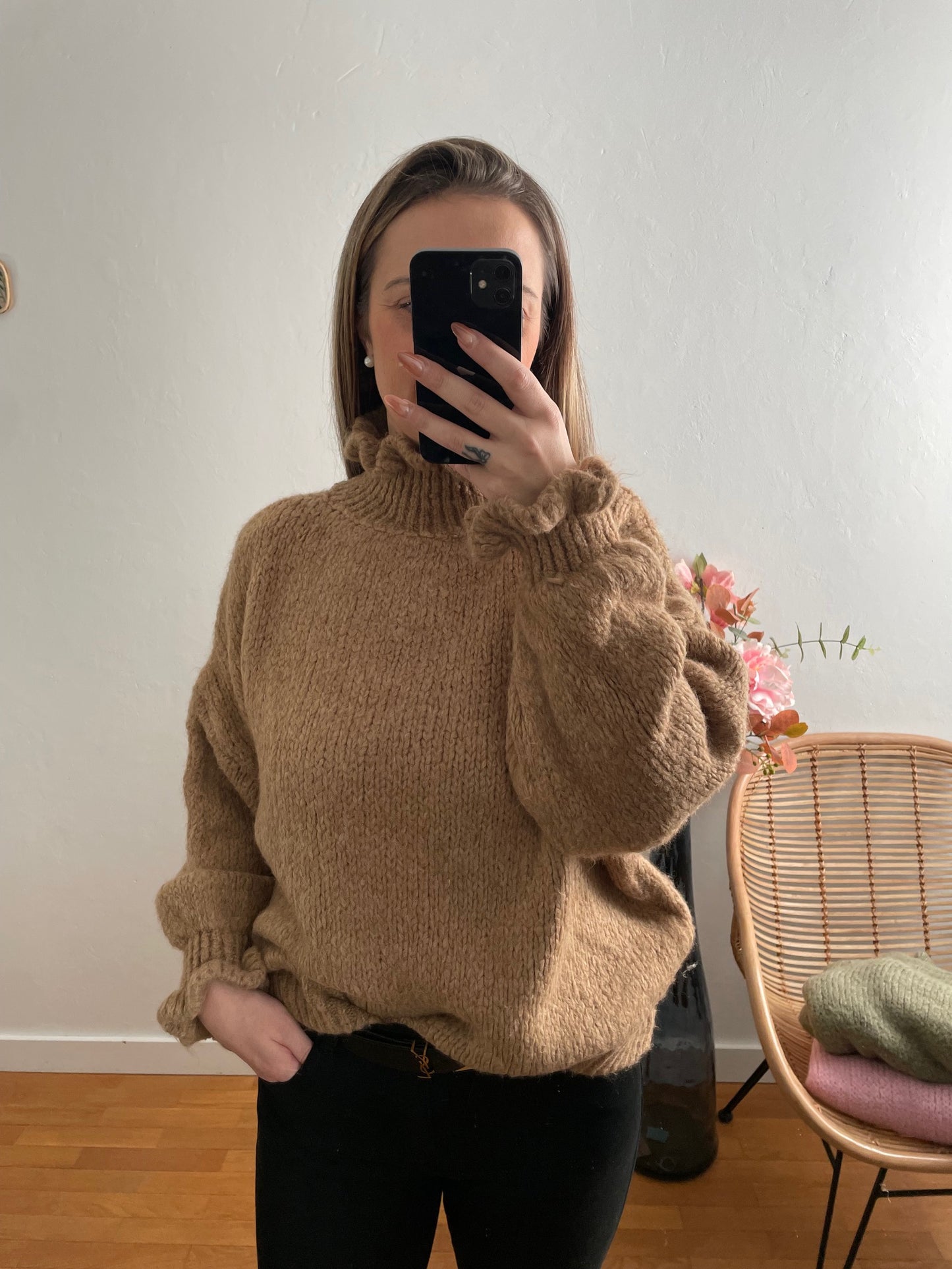 Pull col froufrou camel